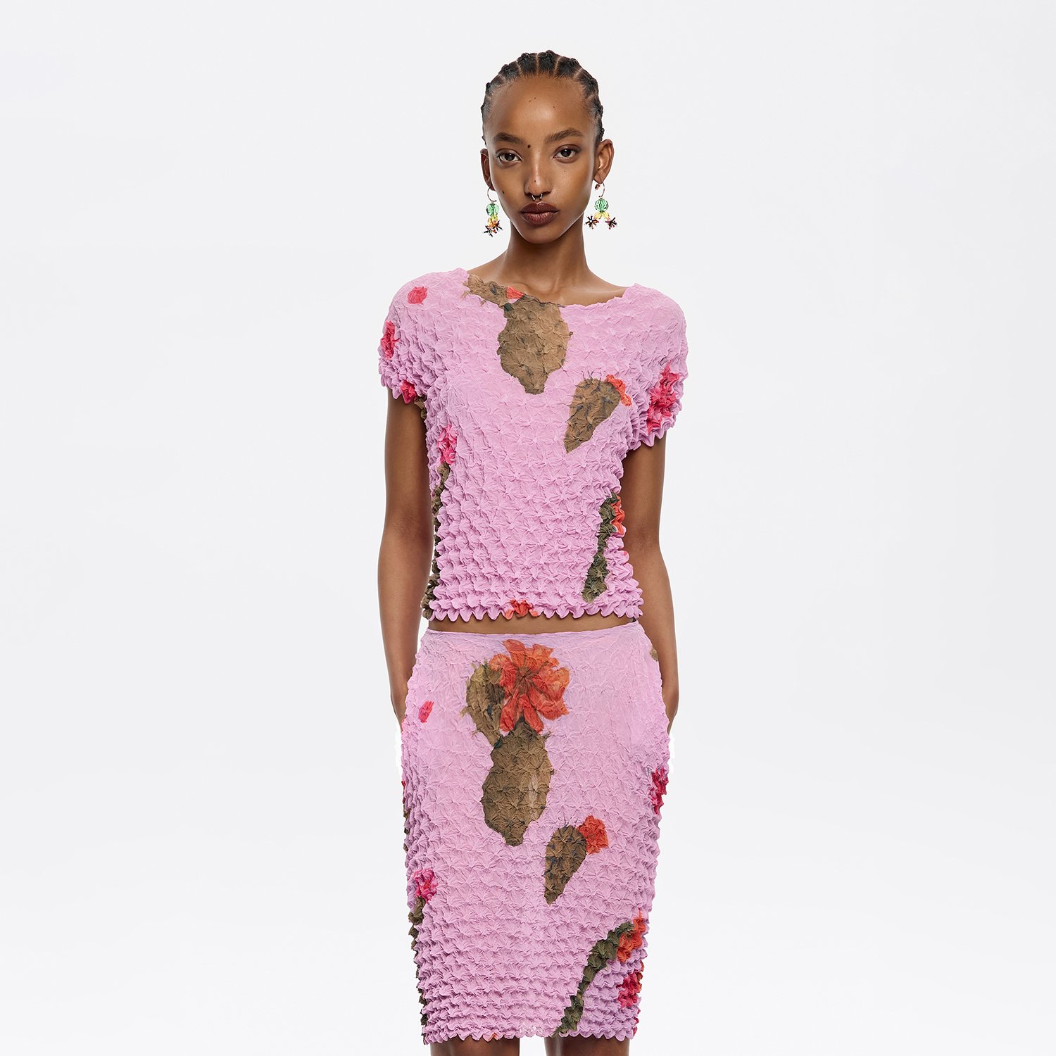 Photograph of BIMBA Y LOLA Pink Cactus fitted cropped T-shirt