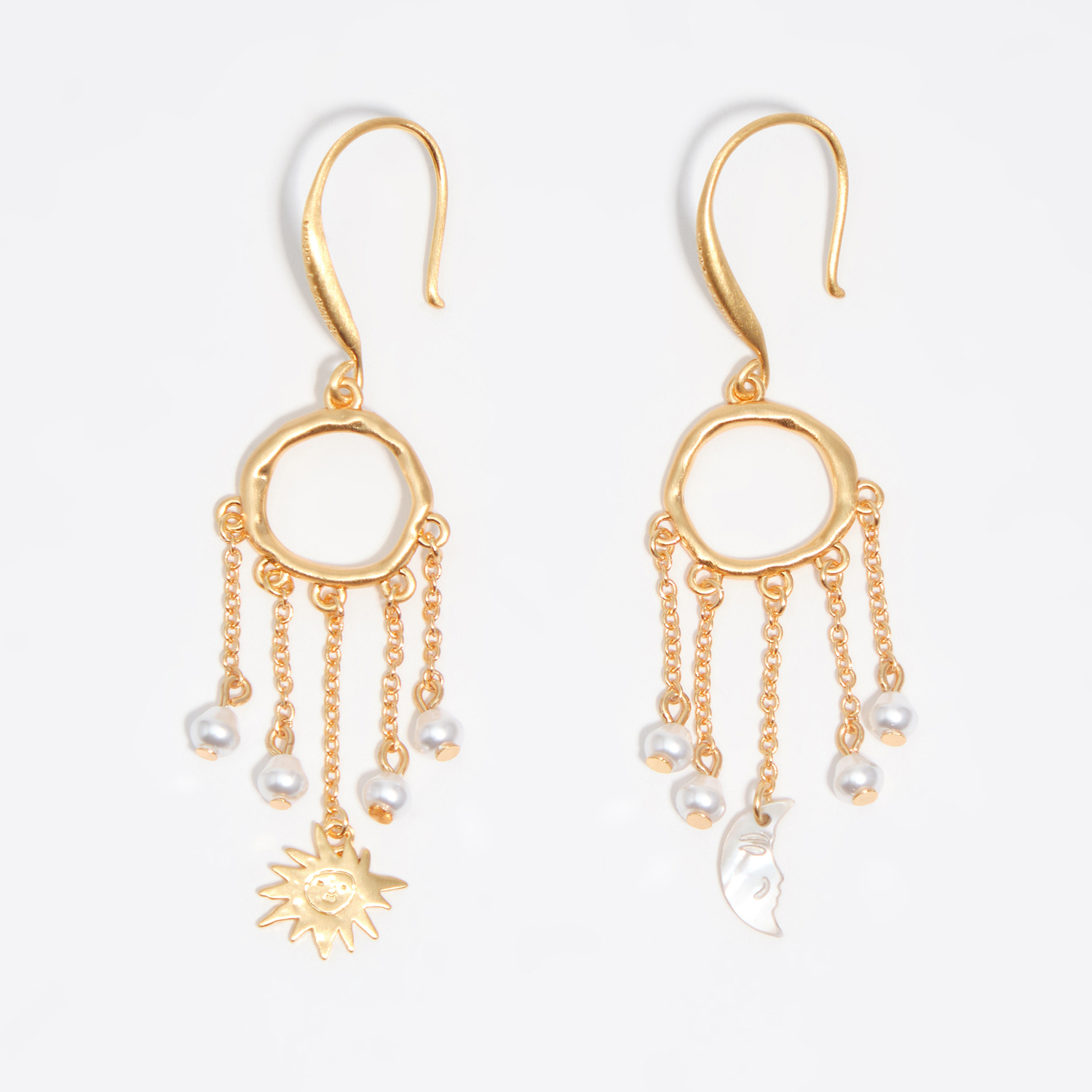BIMBA Y LOLA Sun and moon earrings with brushed gold chains and pearls