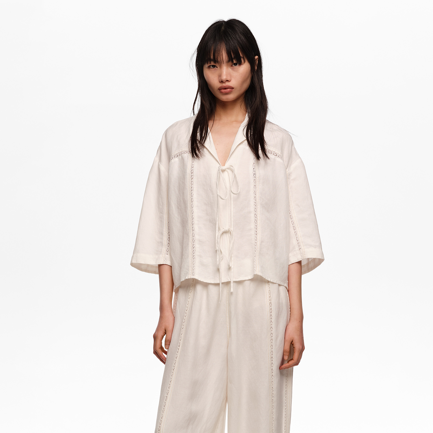 BIMBA Y LOLA White linen shirt with ties and lace