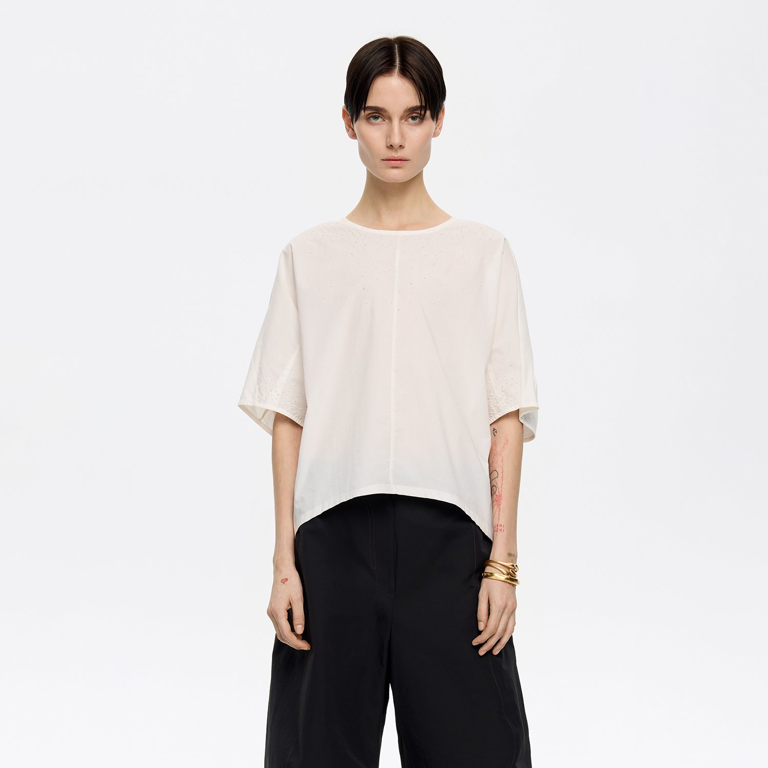 Photograph of BIMBA Y LOLA Ivory cape T-shirt with beads