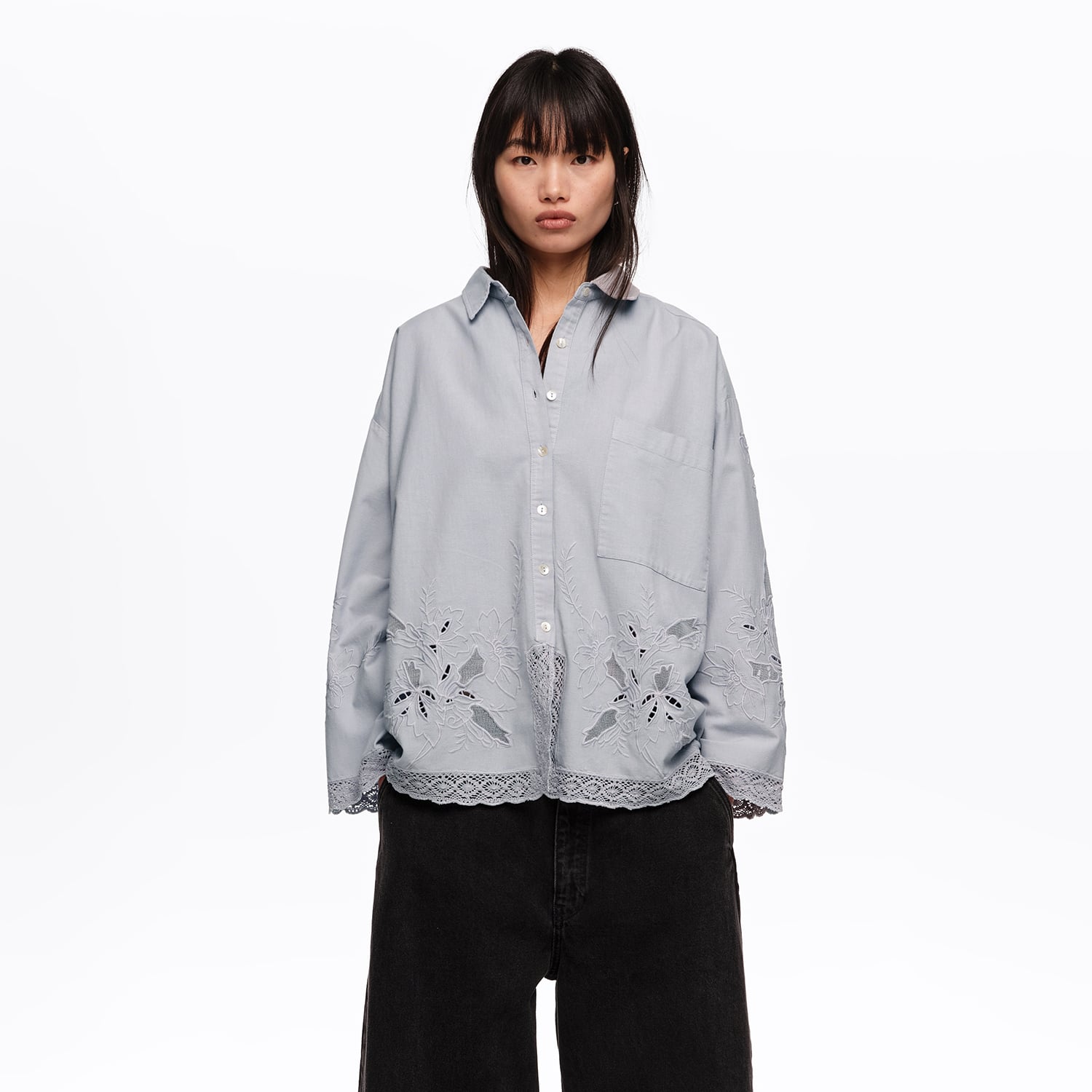 BIMBA Y LOLA Straight-fit light blue shirt with embroidery
