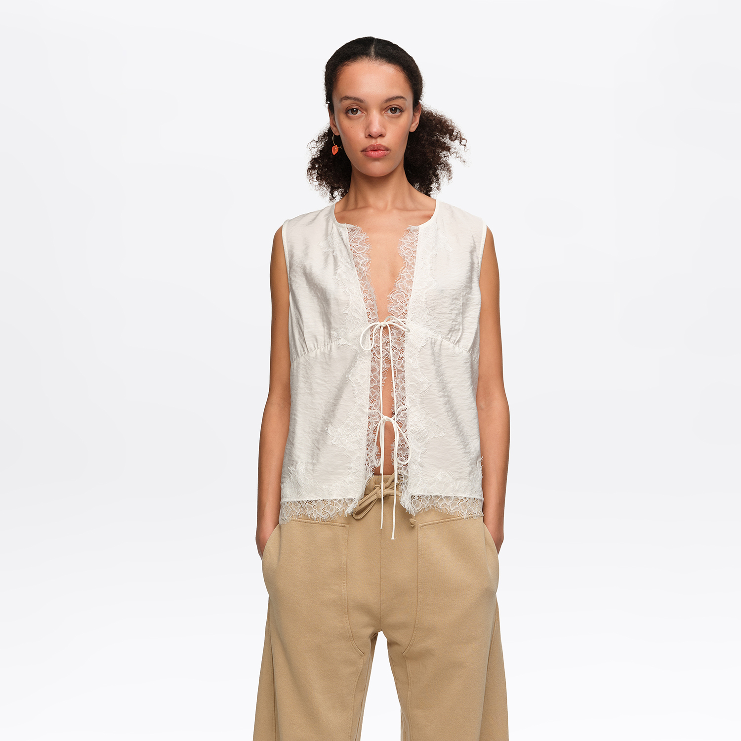 BIMBA Y LOLA White short-sleeve shirt with lace and ties