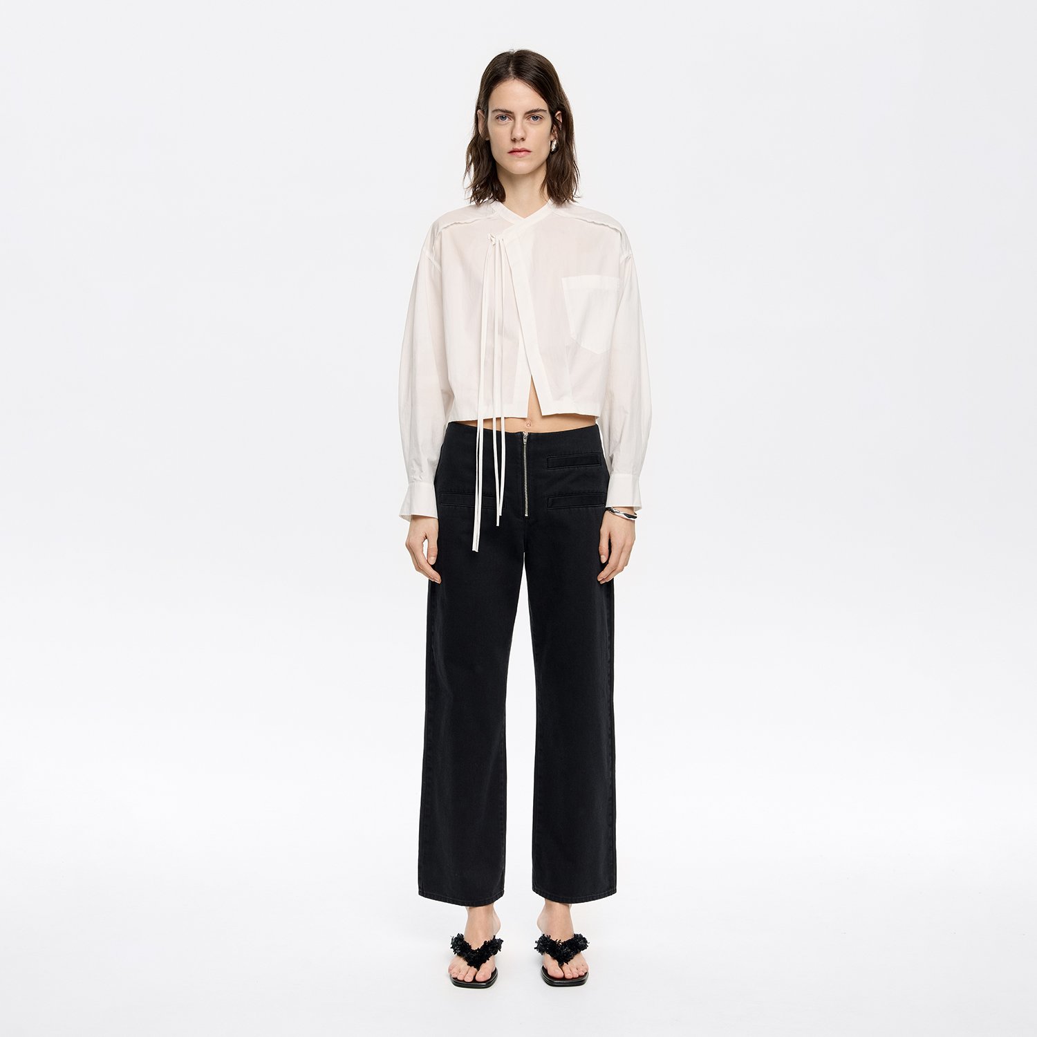 Photograph of BIMBA Y LOLA Black denim ankle-length jeans