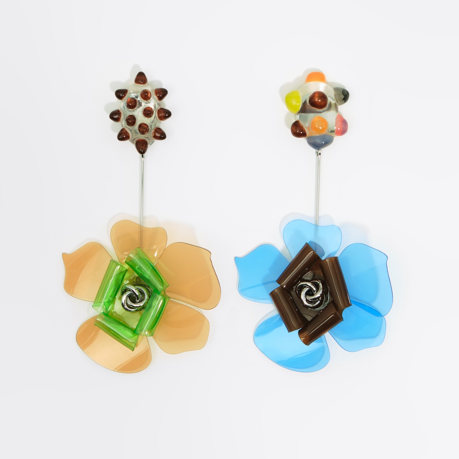 BIMBA Y LOLA Earrings with multicolor flowers and transparent resin pieces